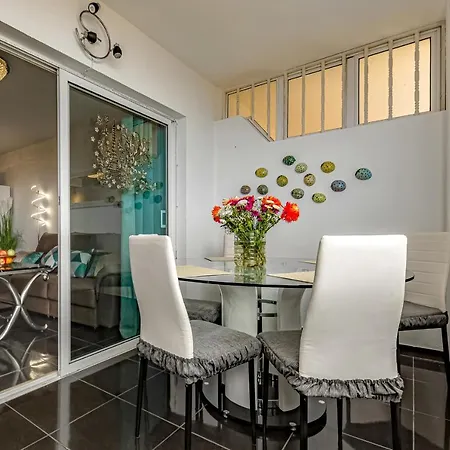 Luxury 2bedroom Apart Sea View أذيخي