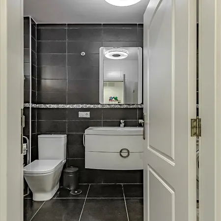 Luxury 2bedroom Apart Sea View شقة *